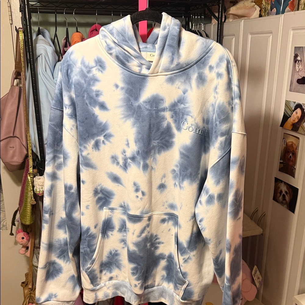 Comfrt Blue and White Tie-Dye Hoodie